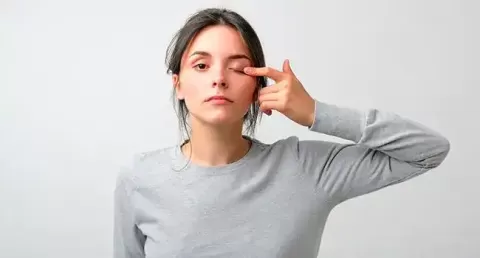 Corneal Abrasion: Symptoms, Treatment & Prevention