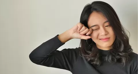 Frequent eye twitching? Know the causes &amp; cure