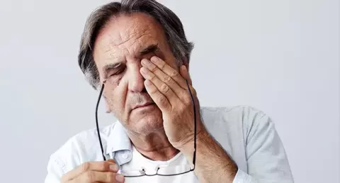 Age-Related Macular Degeneration (AMD): Symptoms, Causes & Treatment
