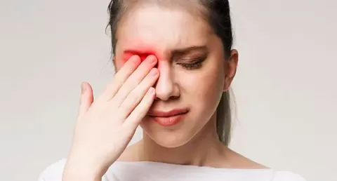 Uveitis - Symptoms, Causes & Treatment